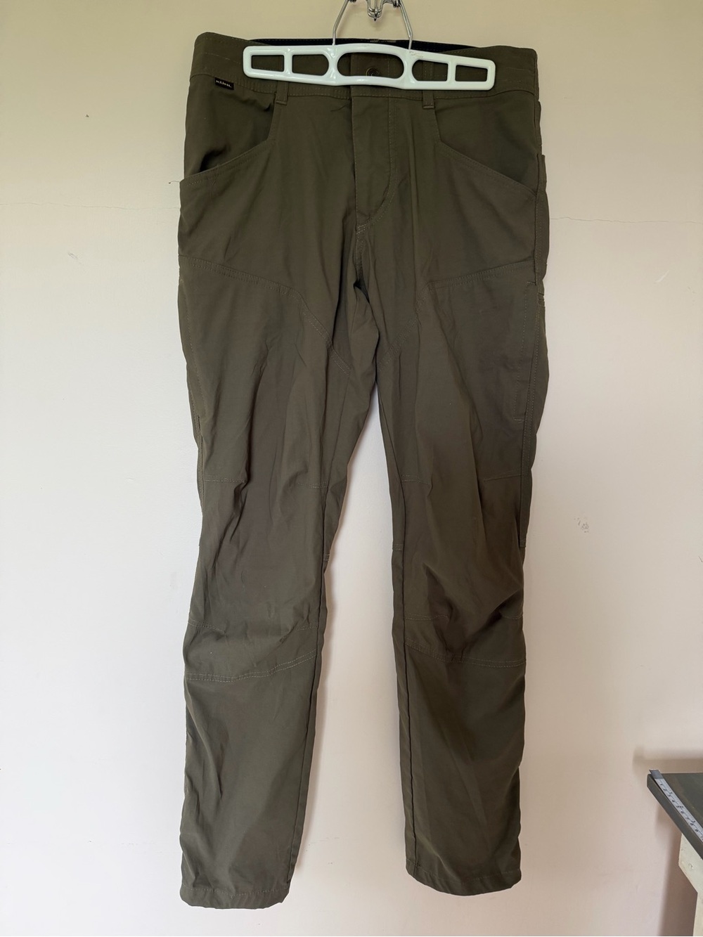 Kuhl Born In The Mountains Hiking Outdoor Pants Men 30x32 (31x31) Khaki green